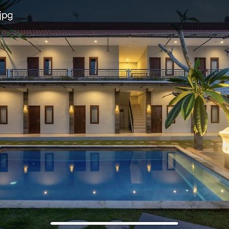 Cempaka Mas Guest House Canggu Exteriör bild
